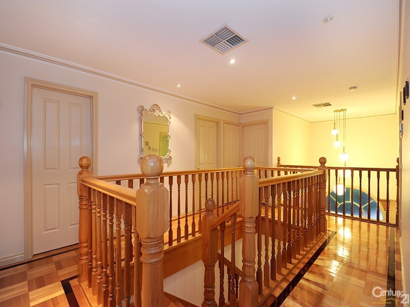 15-16 Maclaine Court, Narre Warren North VIC 3804