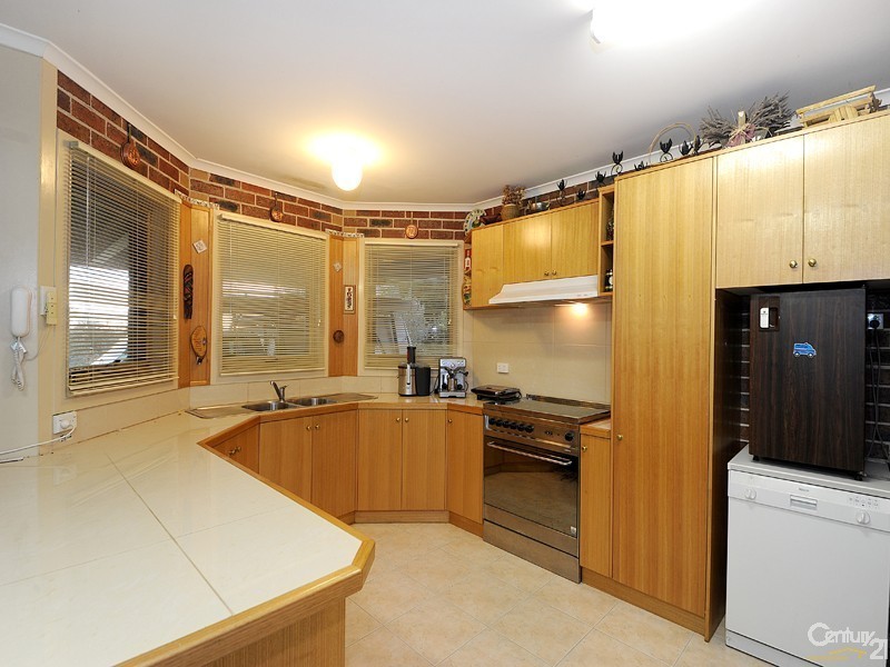 15-16 Maclaine Court, Narre Warren North VIC 3804