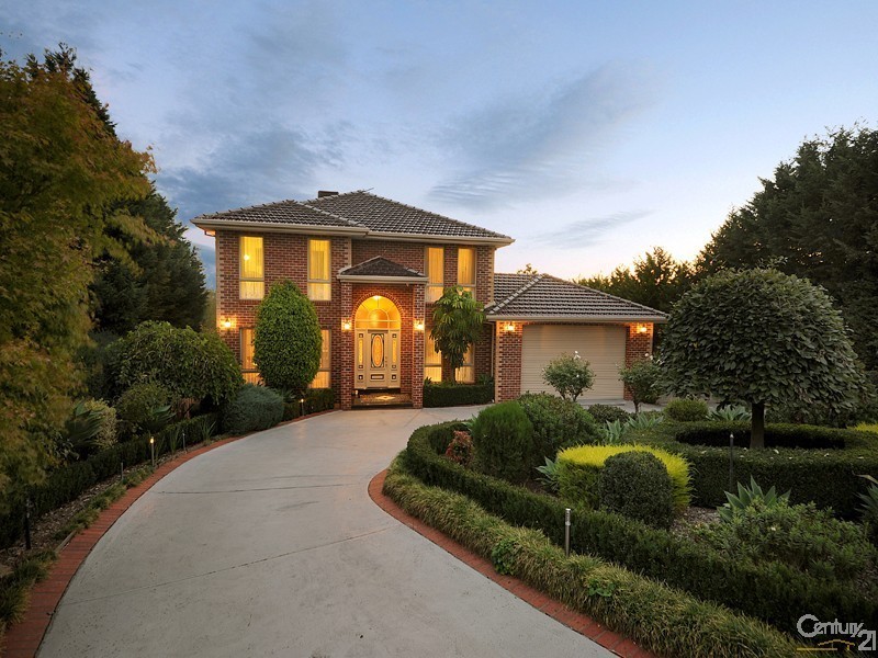 15-16 Maclaine Court, Narre Warren North VIC 3804