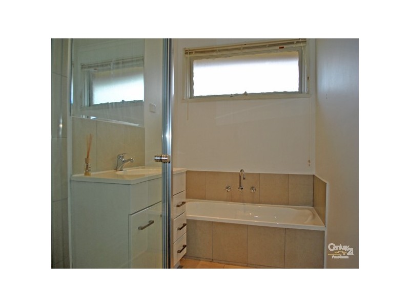 25 Upton Crescent, Narre Warren VIC 3805