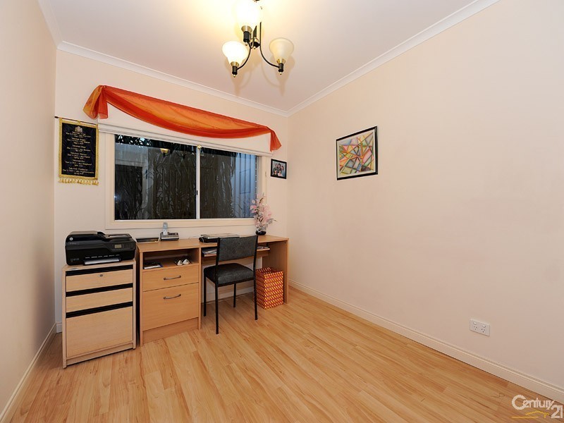 10 Dirkala Retreat, Berwick VIC 3806