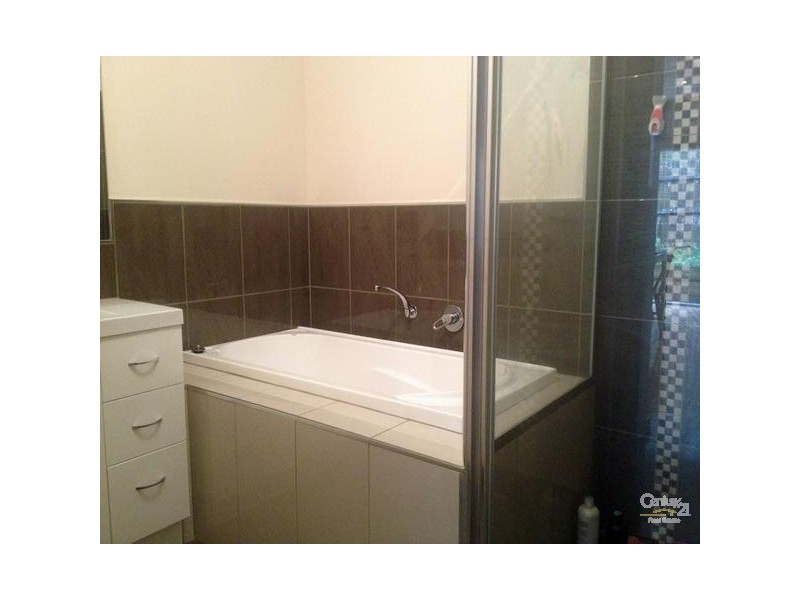 2/26 Almond Drive, Doveton VIC 3177