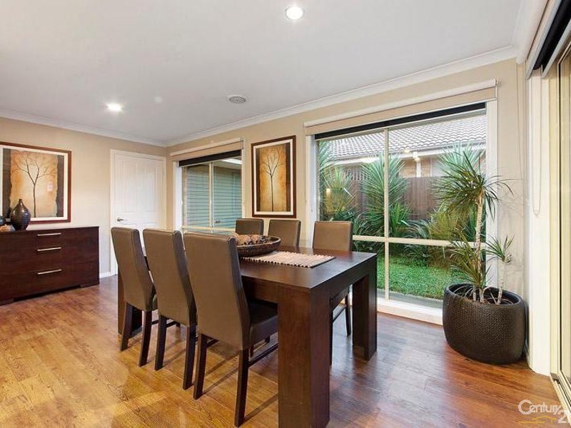 9 Rodlarni Crescent, Berwick VIC 3806