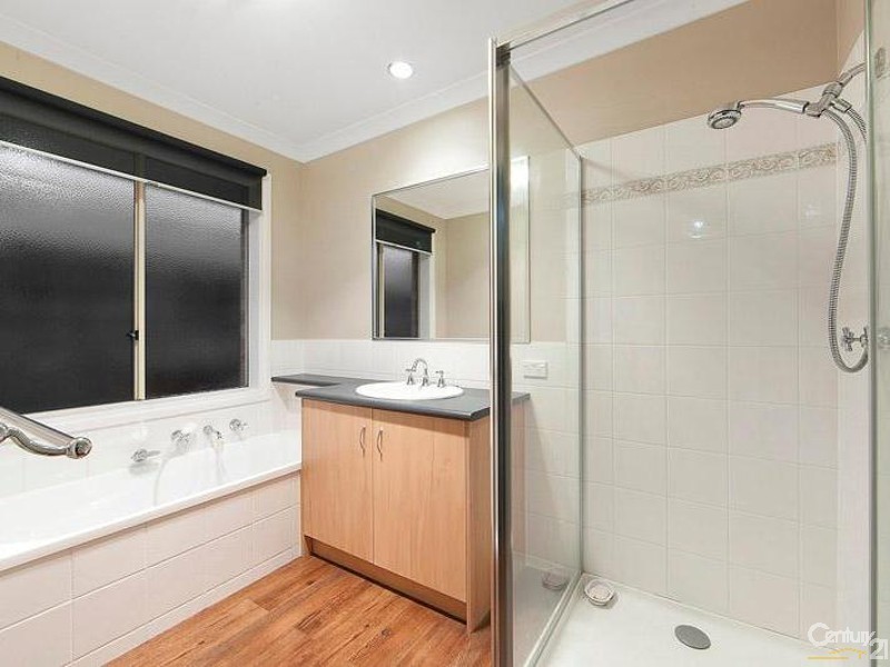 9 Rodlarni Crescent, Berwick VIC 3806