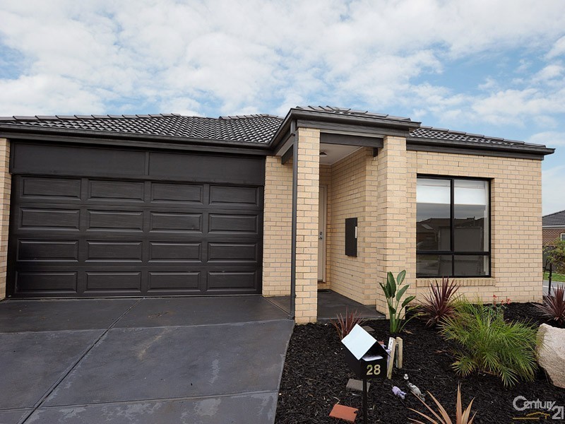 28 Sabel Drive, Cranbourne North VIC 3977
