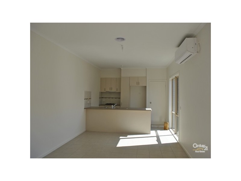 6 Elderberry Alley, Cranbourne North VIC 3977