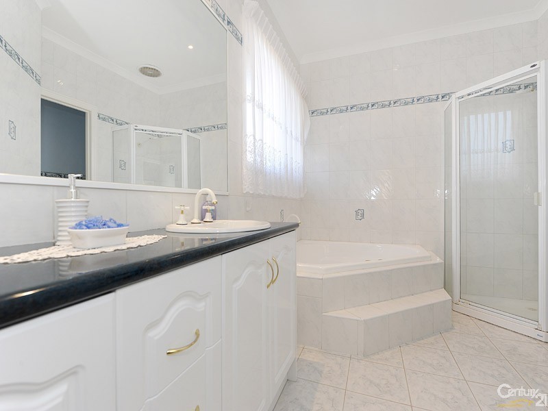 62 Eleanore Crescent, Hallam VIC 3803