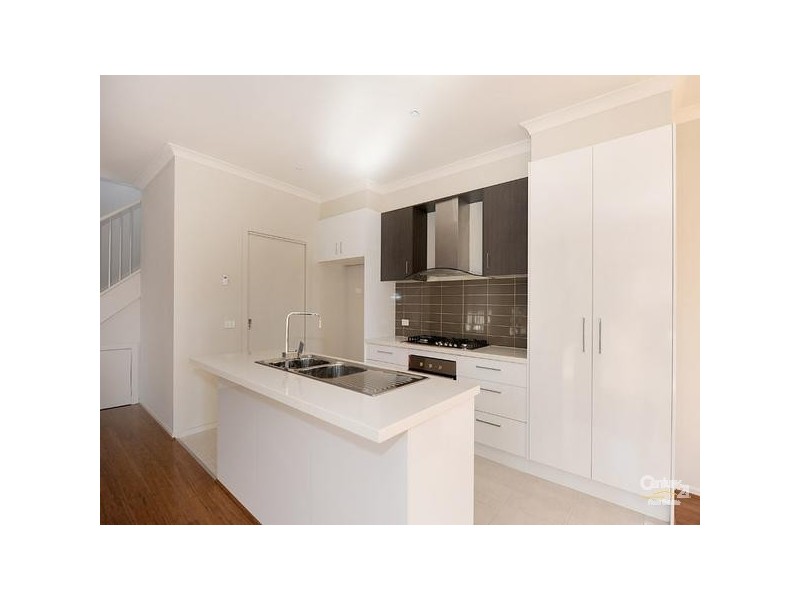 2/63 Soldiers Road, Berwick VIC 3806