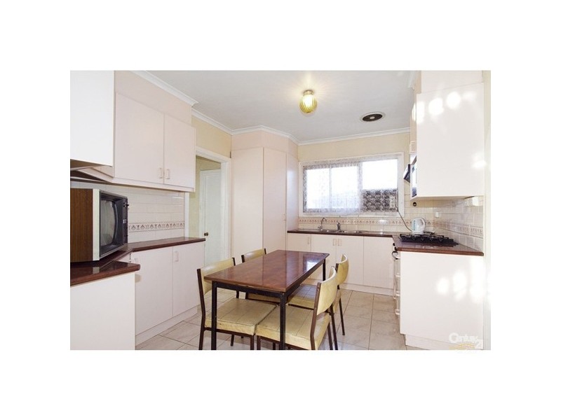 8 Curtin Crescent, Dandenong North VIC 3175