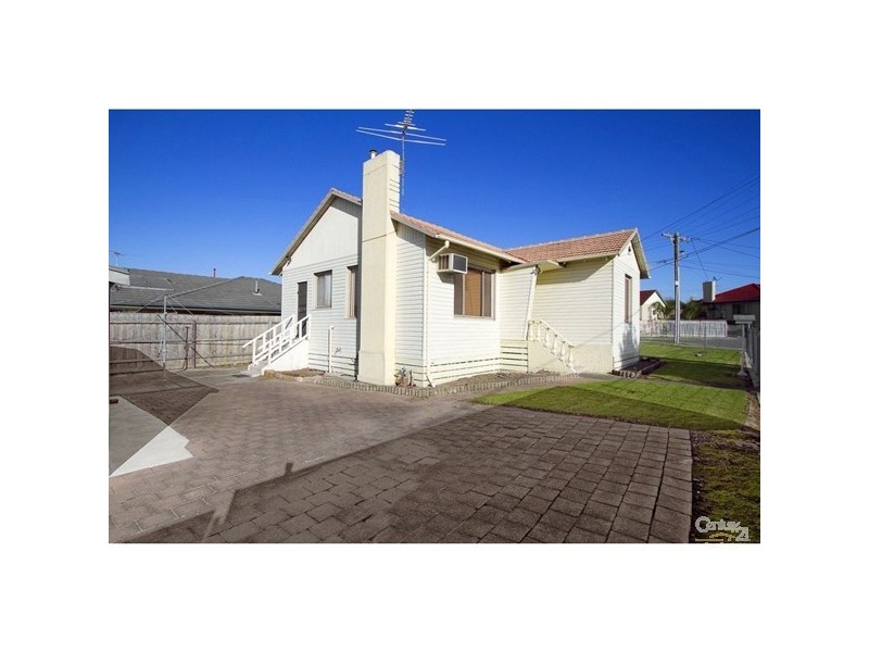 8 Curtin Crescent, Dandenong North VIC 3175