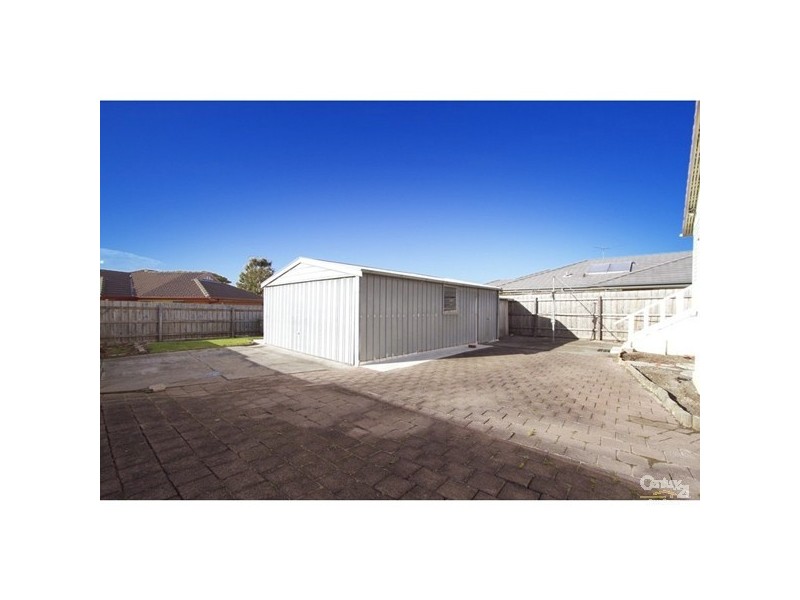 8 Curtin Crescent, Dandenong North VIC 3175