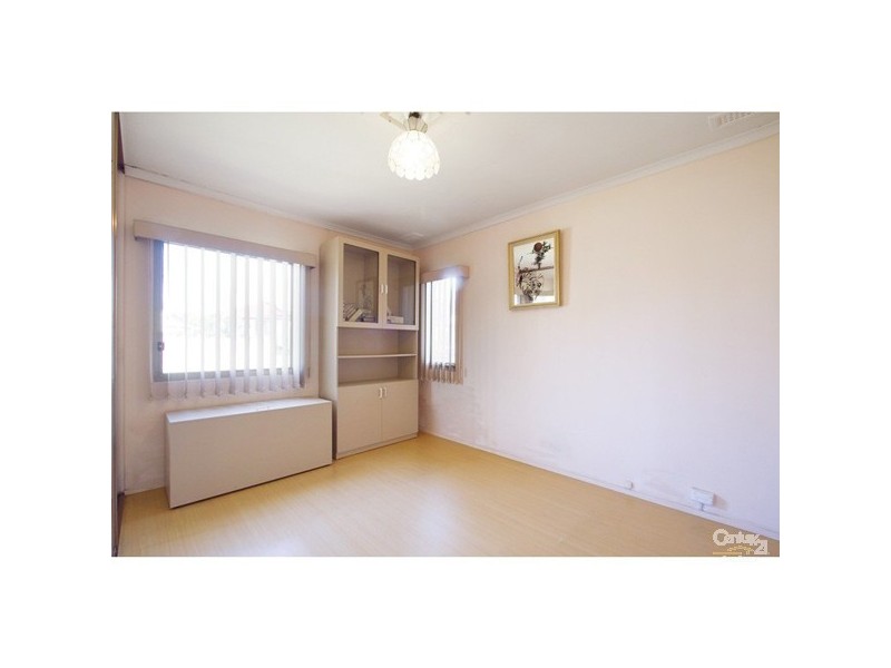 8 Curtin Crescent, Dandenong North VIC 3175