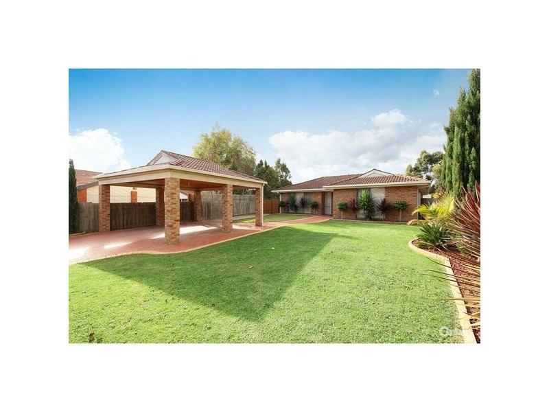 8 Jason Close, Berwick VIC 3806