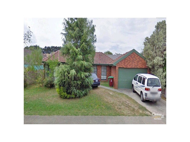 12 Hedgeley Drive, Berwick VIC 3806