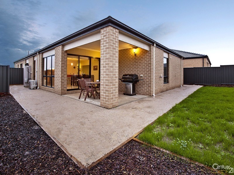 31 Datura Avenue, Cranbourne North VIC 3977