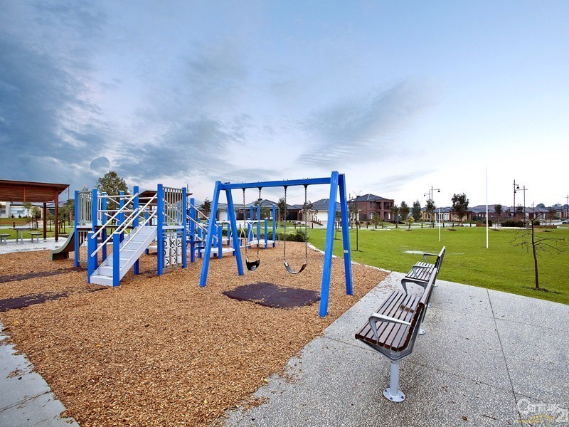 31 Datura Avenue, Cranbourne North VIC 3977