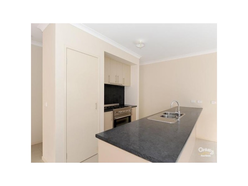 28 Sabel Drive, Cranbourne North VIC 3977