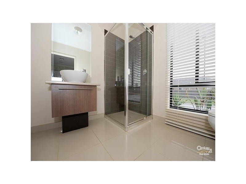 28 Sabel Drive, Cranbourne North VIC 3977