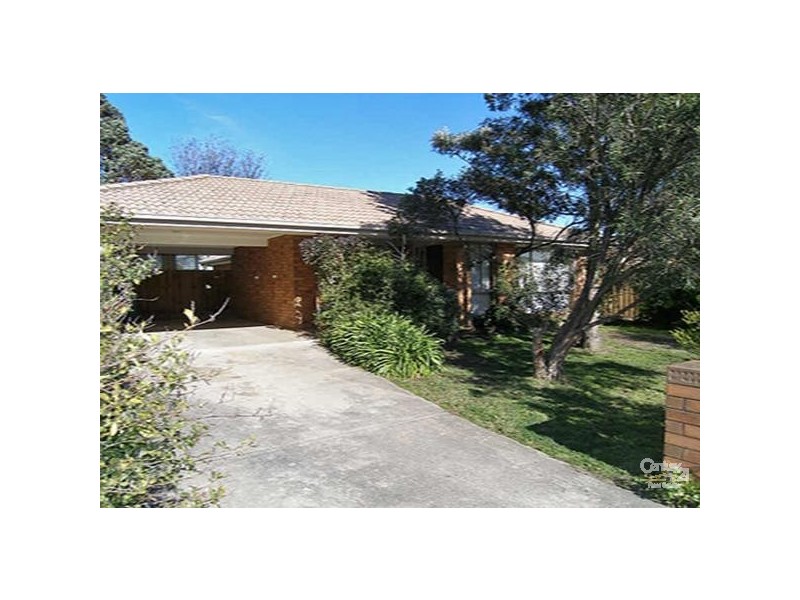 9 Neilian Retreat, Berwick VIC 3806