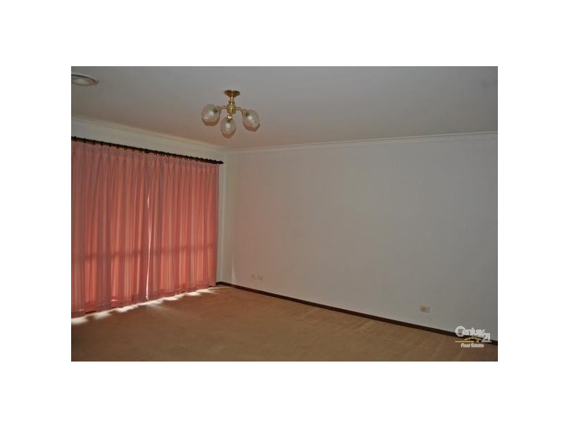 9 Neilian Retreat, Berwick VIC 3806