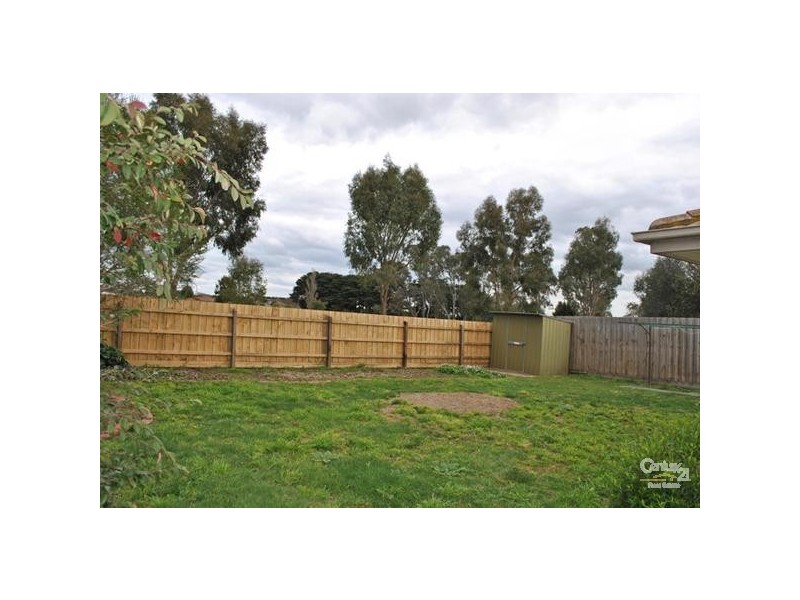 9 Neilian Retreat, Berwick VIC 3806