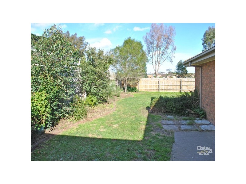 9 Neilian Retreat, Berwick VIC 3806