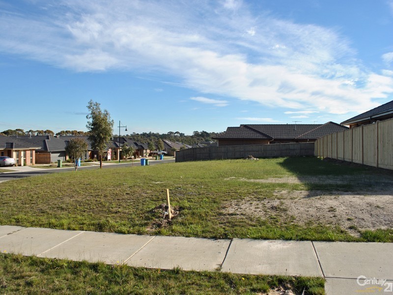 27 Rennison Drive, Cranbourne VIC 3977