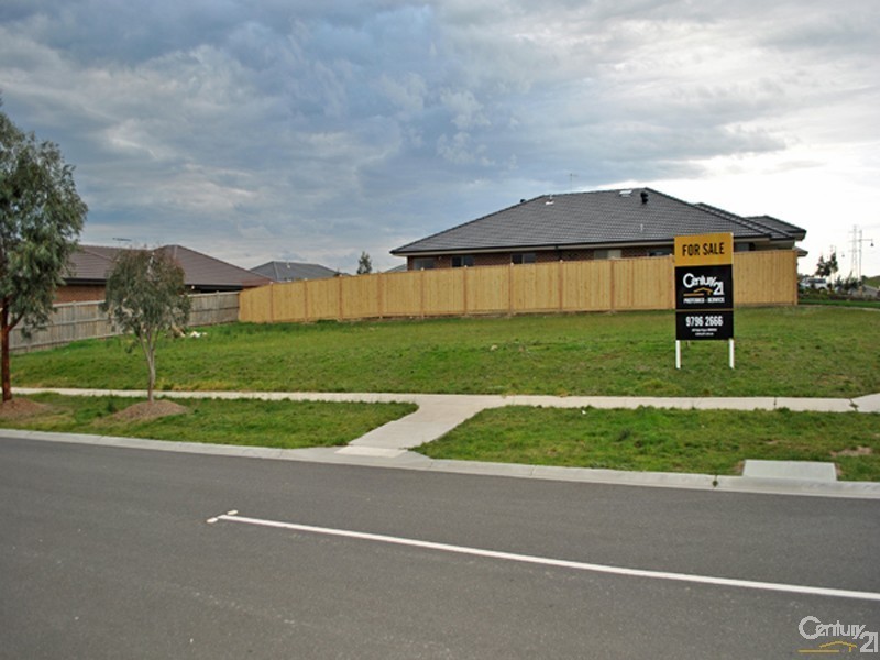 27 Rennison Drive, Cranbourne VIC 3977