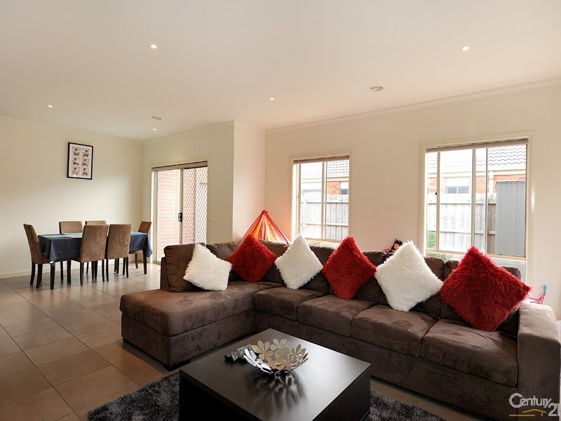 2 Speranza Place, Lynbrook VIC 3975