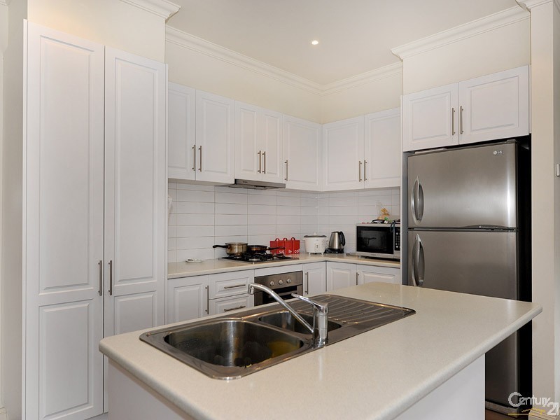 2 Speranza Place, Lynbrook VIC 3975