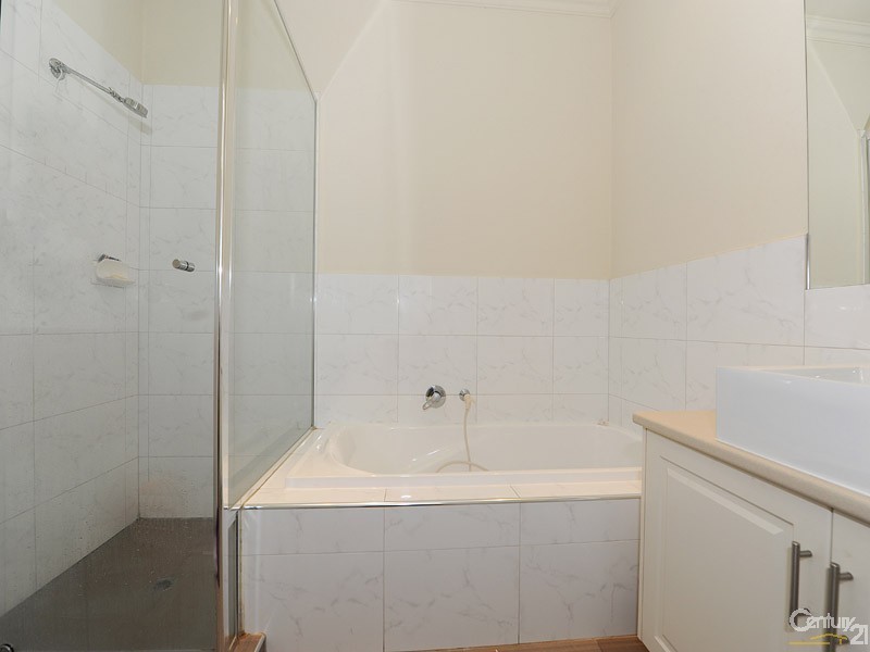 2 Speranza Place, Lynbrook VIC 3975