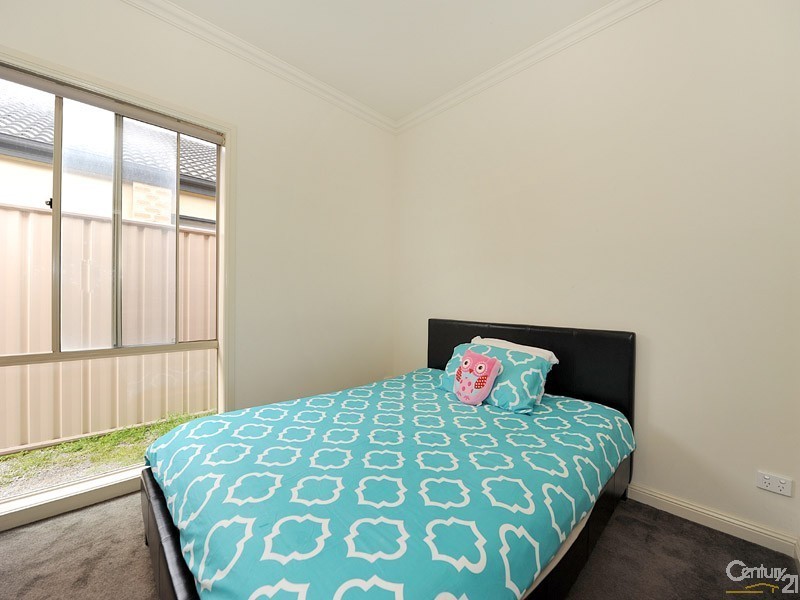 2 Speranza Place, Lynbrook VIC 3975