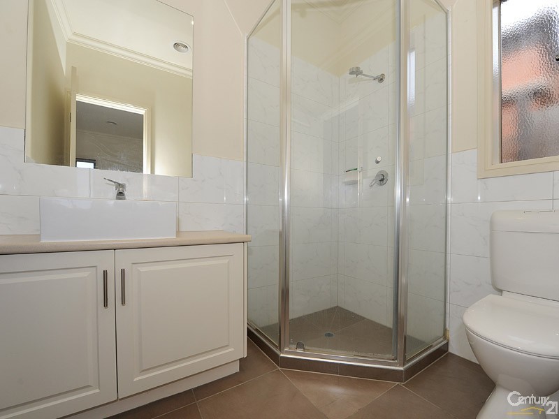 2 Speranza Place, Lynbrook VIC 3975