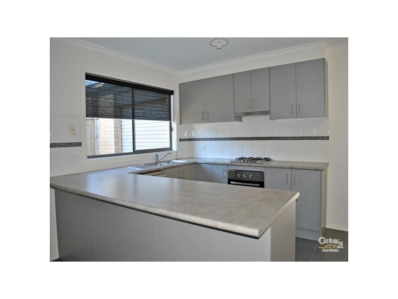 21 Evesham Street, Cranbourne North VIC 3977