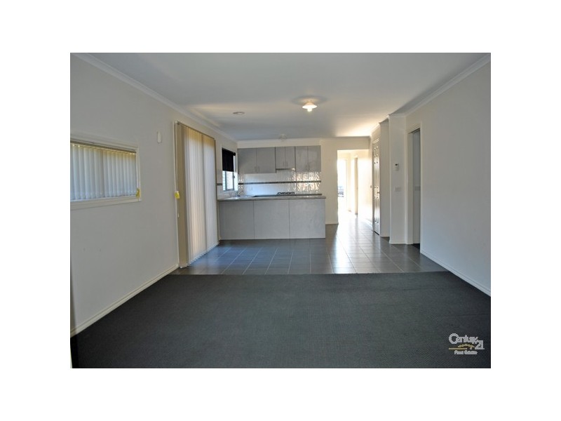 21 Evesham Street, Cranbourne North VIC 3977