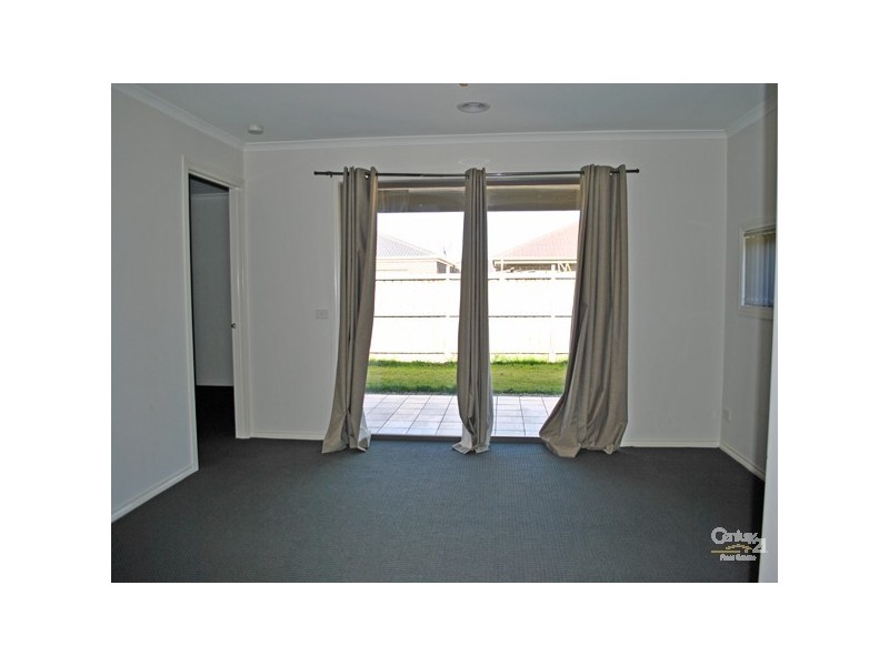 21 Evesham Street, Cranbourne North VIC 3977