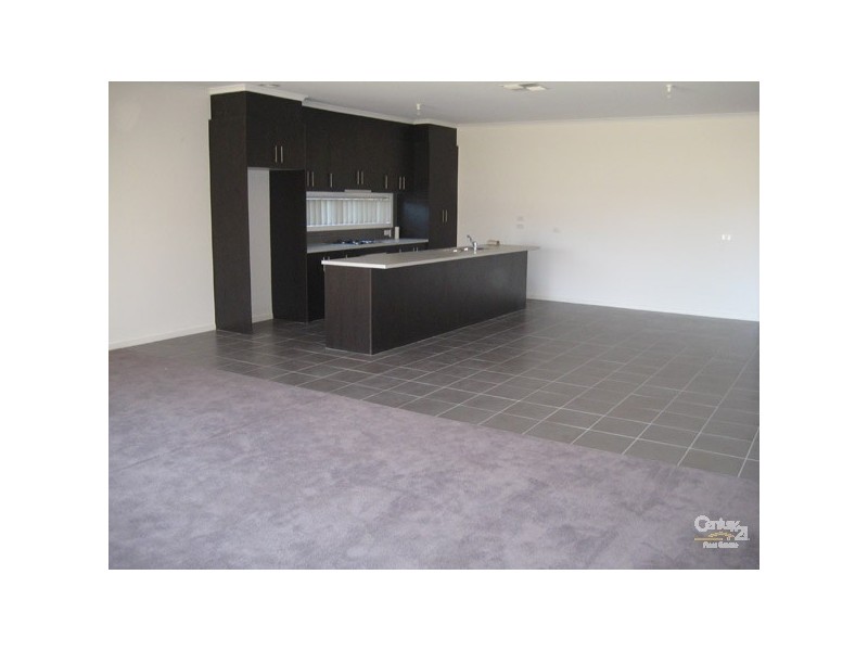 3/7 Roseville Court, Berwick VIC 3806