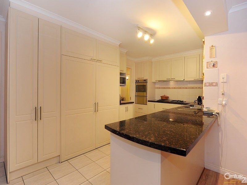 10 Dirkala Retreat, Berwick VIC 3806