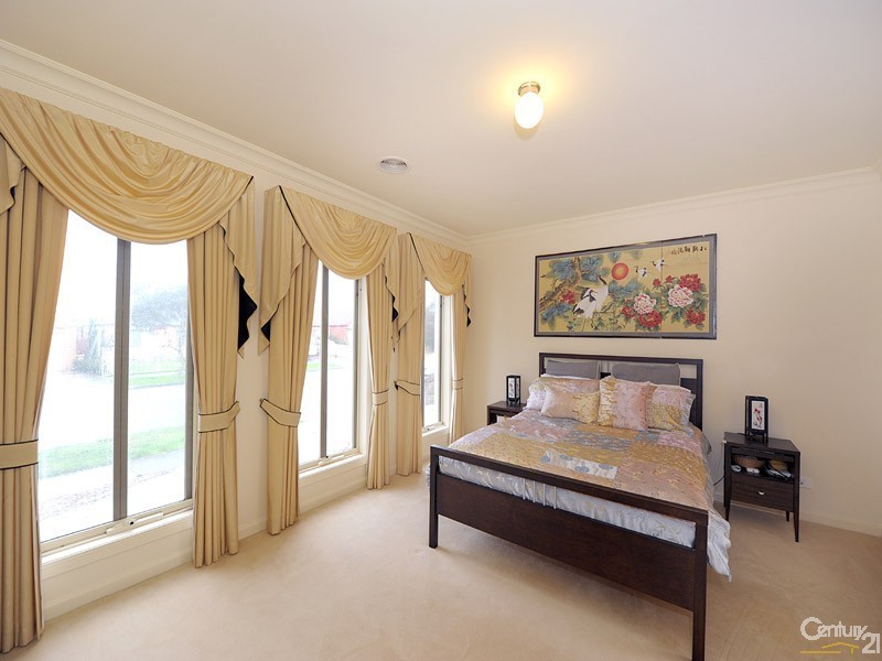 54 Seebeck Drive, Narre Warren South VIC 3805