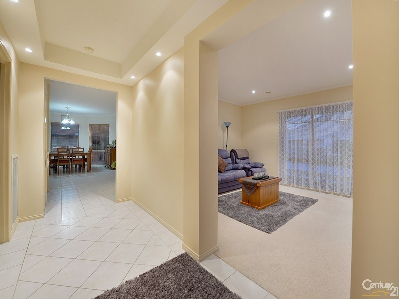 11 Brookville Court, Narre Warren South VIC 3805