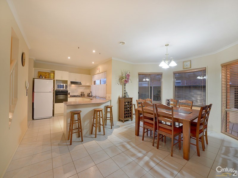 11 Brookville Court, Narre Warren South VIC 3805