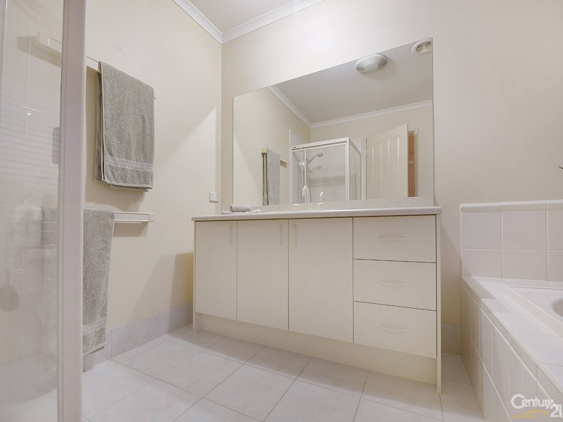 11 Brookville Court, Narre Warren South VIC 3805