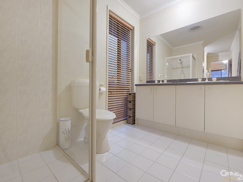 11 Brookville Court, Narre Warren South VIC 3805