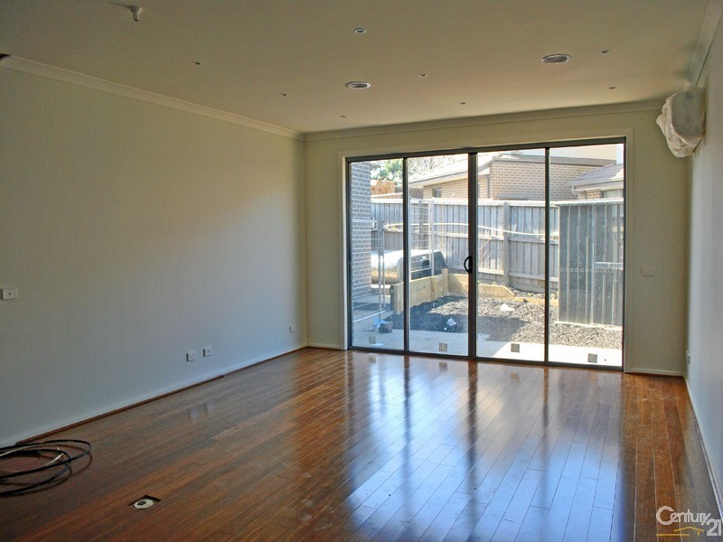2/29 Chase Boulevard, Berwick VIC 3806