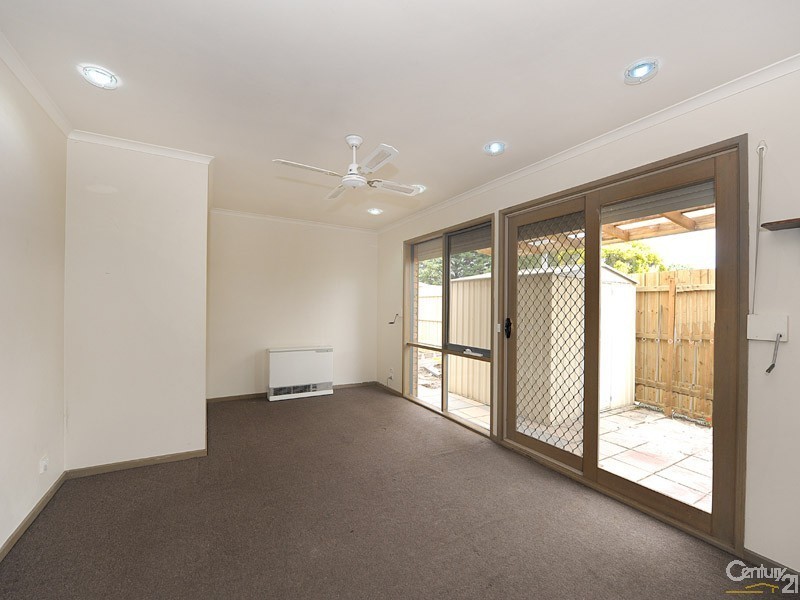 9 Hindmarsh Court, Cranbourne North VIC 3977