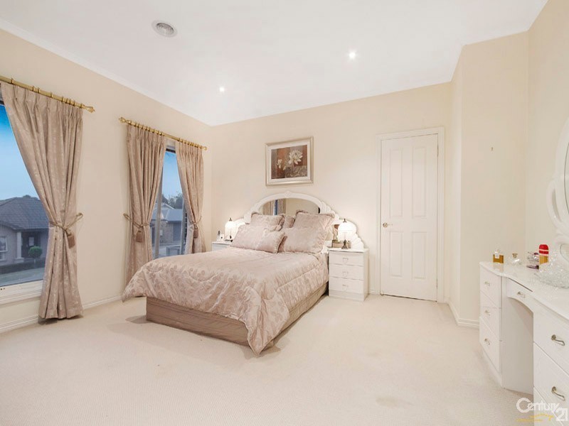 19 Ellesse Way, Berwick VIC 3806