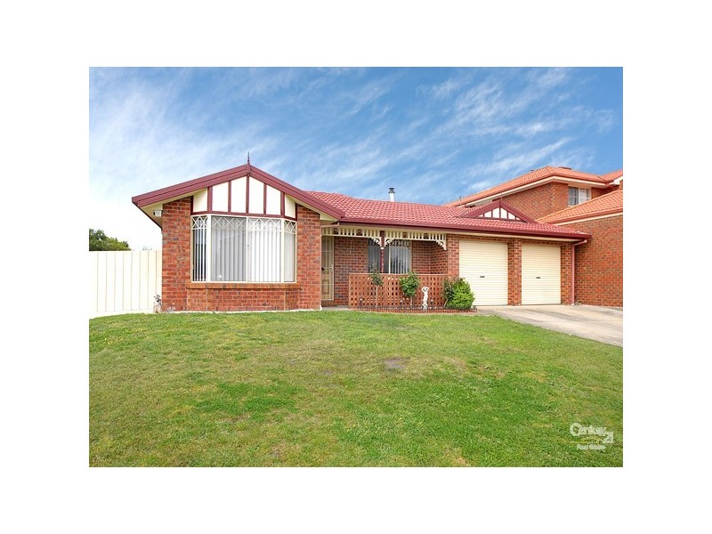 2 Glenn Erin Way, Berwick VIC 3806