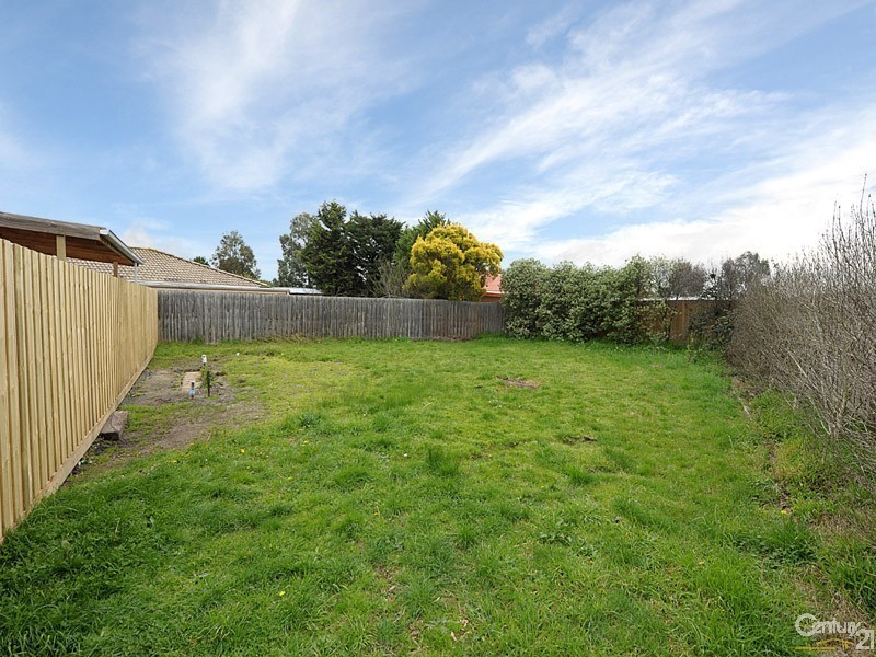 11 Hindmarsh Court, Cranbourne North VIC 3977