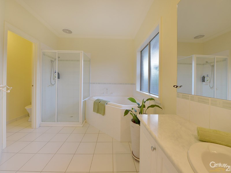 25 Ganaway Drive, Berwick VIC 3806