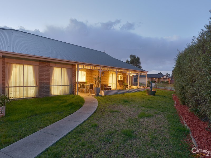 25 Ganaway Drive, Berwick VIC 3806
